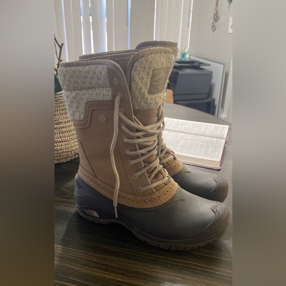 Women’s Northface Boots